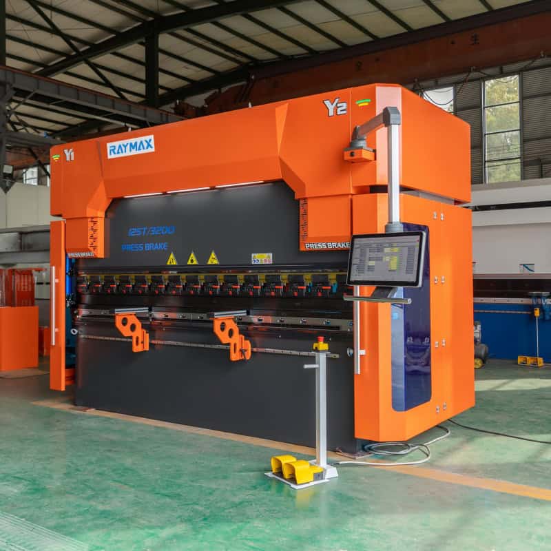 فرامل الضغط CNC ذات المؤازرة الكهروهيدروليكية ذات 8 محاور