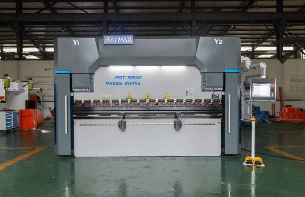 China 120 135 ton x 10 foot 6 axis hydraulic sheet metal press brake machine for sale
