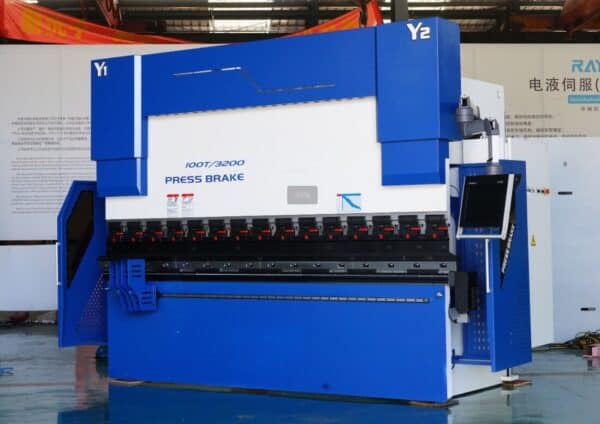RAYMAX 80 90 100 ton x 36 Inch 4 axis high-performance hydraulic CNC press brakes
