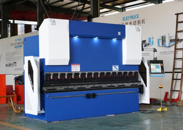 RAYMAX 200 300 ton x 50 Inch 8+1 Axis Hydraulic Plate Press Brake For Sale RAYMAX 200 300 ton x 50 Inch 8+1 Axis Hydraulic Plate Press Brake For Sale