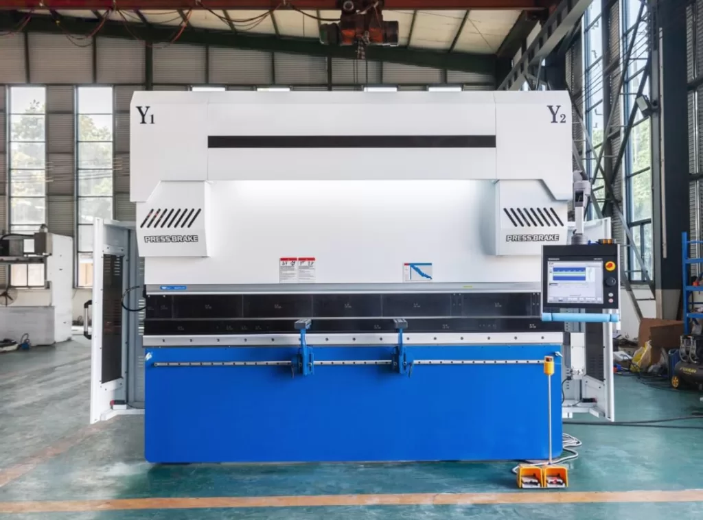Custom 250 300 ton x 4 foot 6 Axis Large Industrial Hydraulic Press Brake Machine For Sale