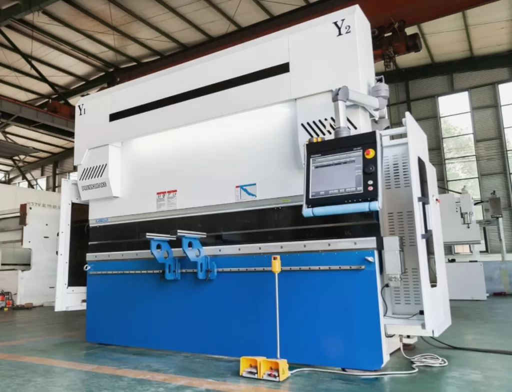 Custom 250 300 ton x 4 foot 6 Axis Large Industrial Hydraulic Press Brake Machine For Sale