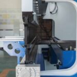 Custom 250 300 ton x 4 foot 6 Axis Large Industrial Hydraulic Press Brake Machine For Sale