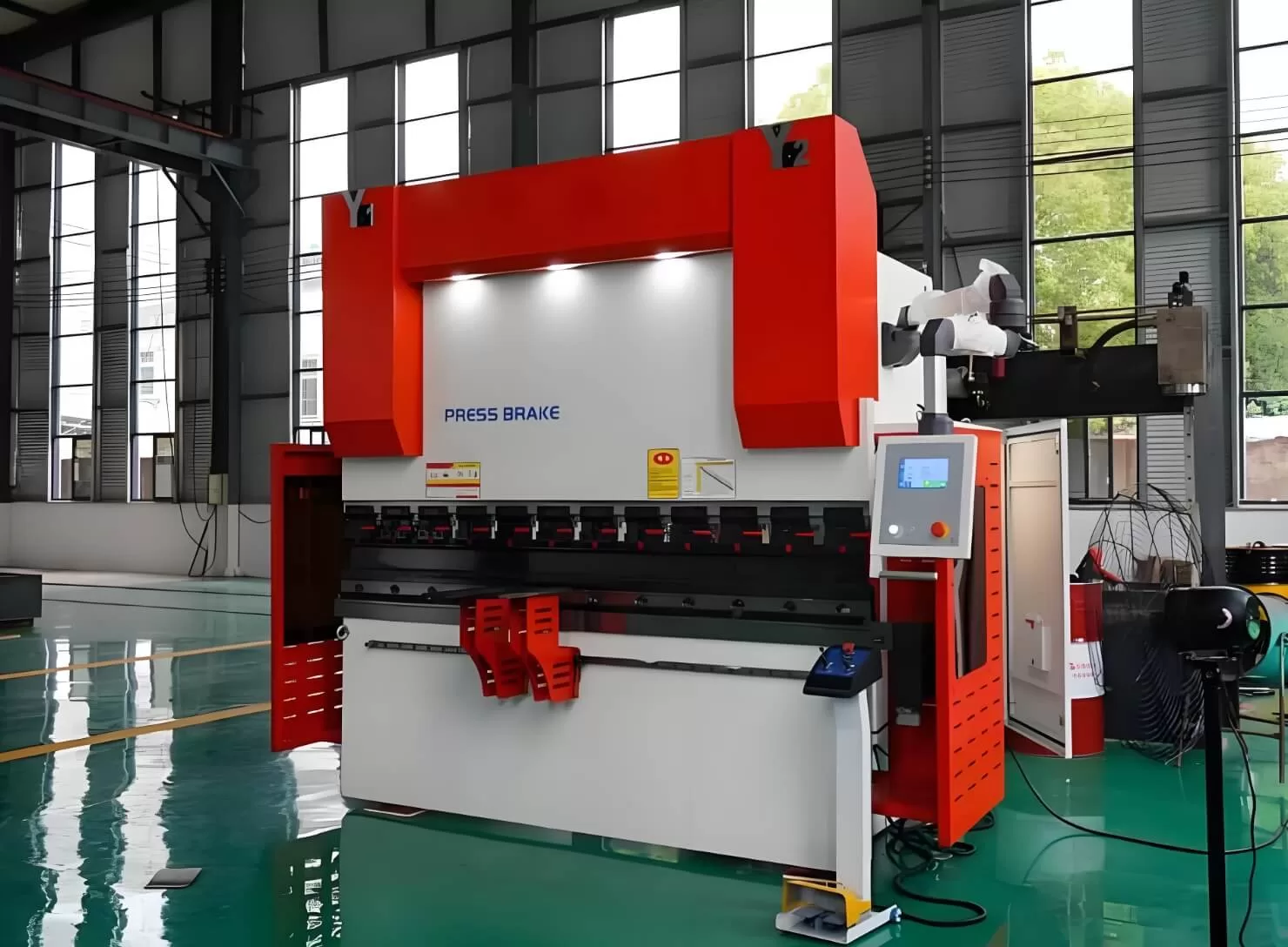 175 200 ton x 13 ft 8 axis cheap standard shop CNC aluminum brake press for sale