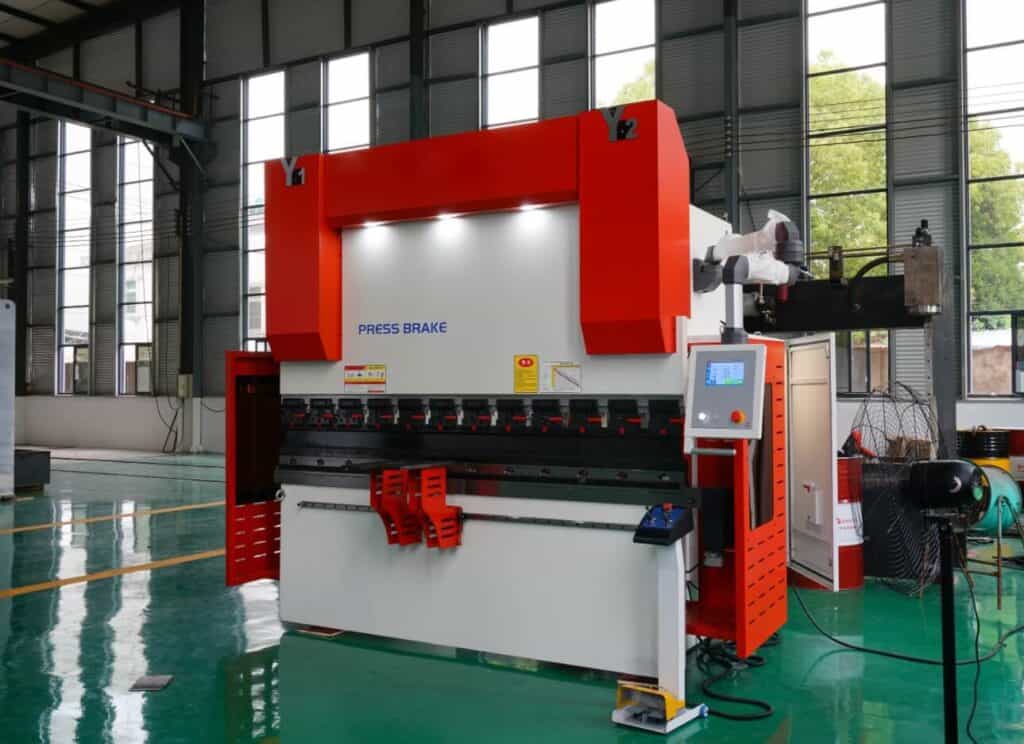 50 60 ton x 8 ft 8 axis China compact CNC hydraulic press brake machine for sale