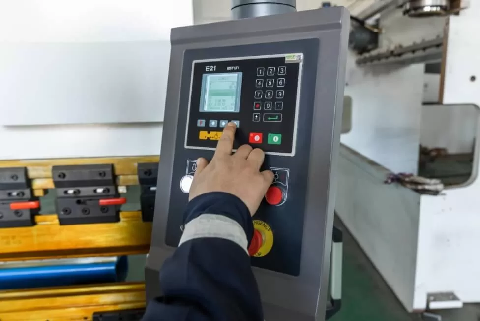 Operate a CNC Press Brake Correctly2