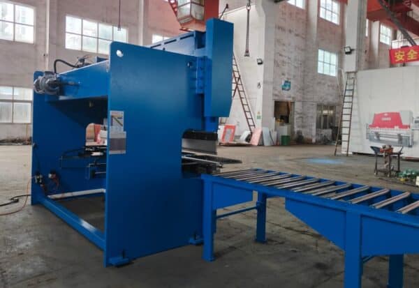 100 ton x 10 foot 4 axis CNC hydraulic press brake bending machine for sale 100 ton x 10 foot 4 axis CNC hydraulic press brake bending machine for sale
