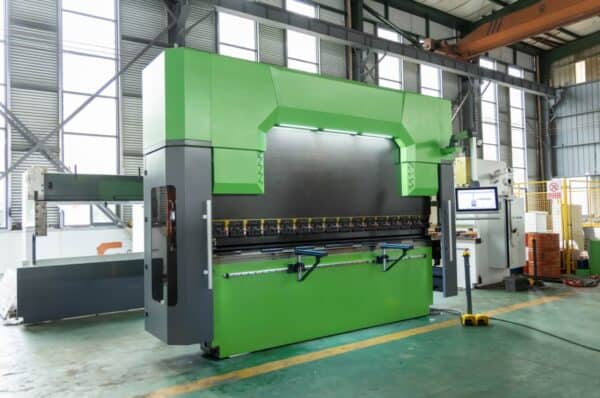 250-ton x 10-foot 4 axis cheap CNC hydraulic sheet metal press brake machine for sale 250-ton x 10-foot 4 axis cheap CNC hydraulic sheet metal press brake machine for sale