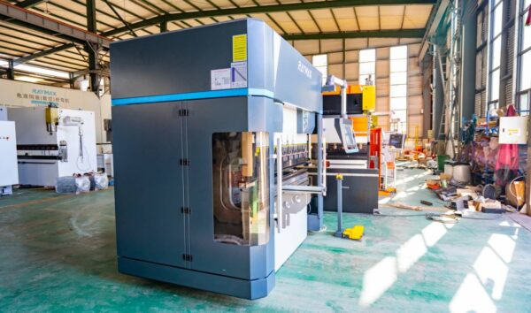 40-ton x 6-foot 4+1 axis CNC servo electric metal sheet electric press brake machine for sale 40-ton x 6-foot 4+1 axis CNC servo electric metal sheet electric press brake machine for sale