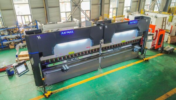 Tandem Press Brake 220T3200 2 with DA69T 8+1 axis Tandem Press Brake 220T3200 2 with DA69T 8+1 axis