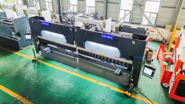 Tandem Press Brake 220T3200 2 with DA69T 8+1 axis Tandem Press Brake 220T3200 2 with DA69T 8+1 axis