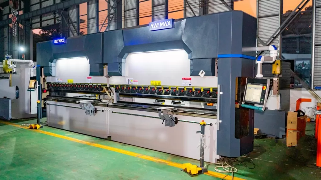 500/600-ton x 26-ft /8m 4 axis largest hydraulic tandem press brake machine for sale