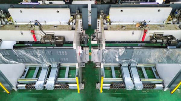 Tandem Press Brake 220T3200 2 with DA69T 8+1 axis Tandem Press Brake 220T3200 2 with DA69T 8+1 axis