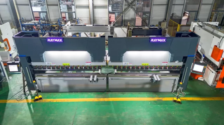Tandem Press Brake 220T3200 2 with DA69T 8+1 axis