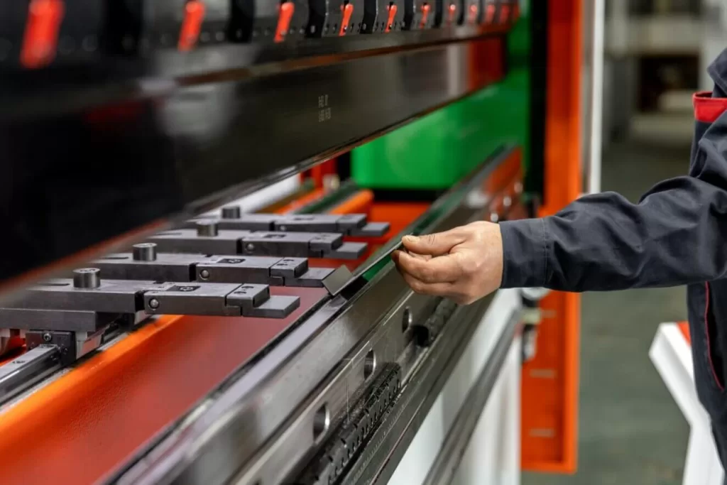hydraulic press brake maintenance2