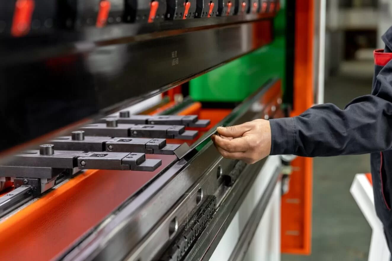 hydraulic press brake maintenance2