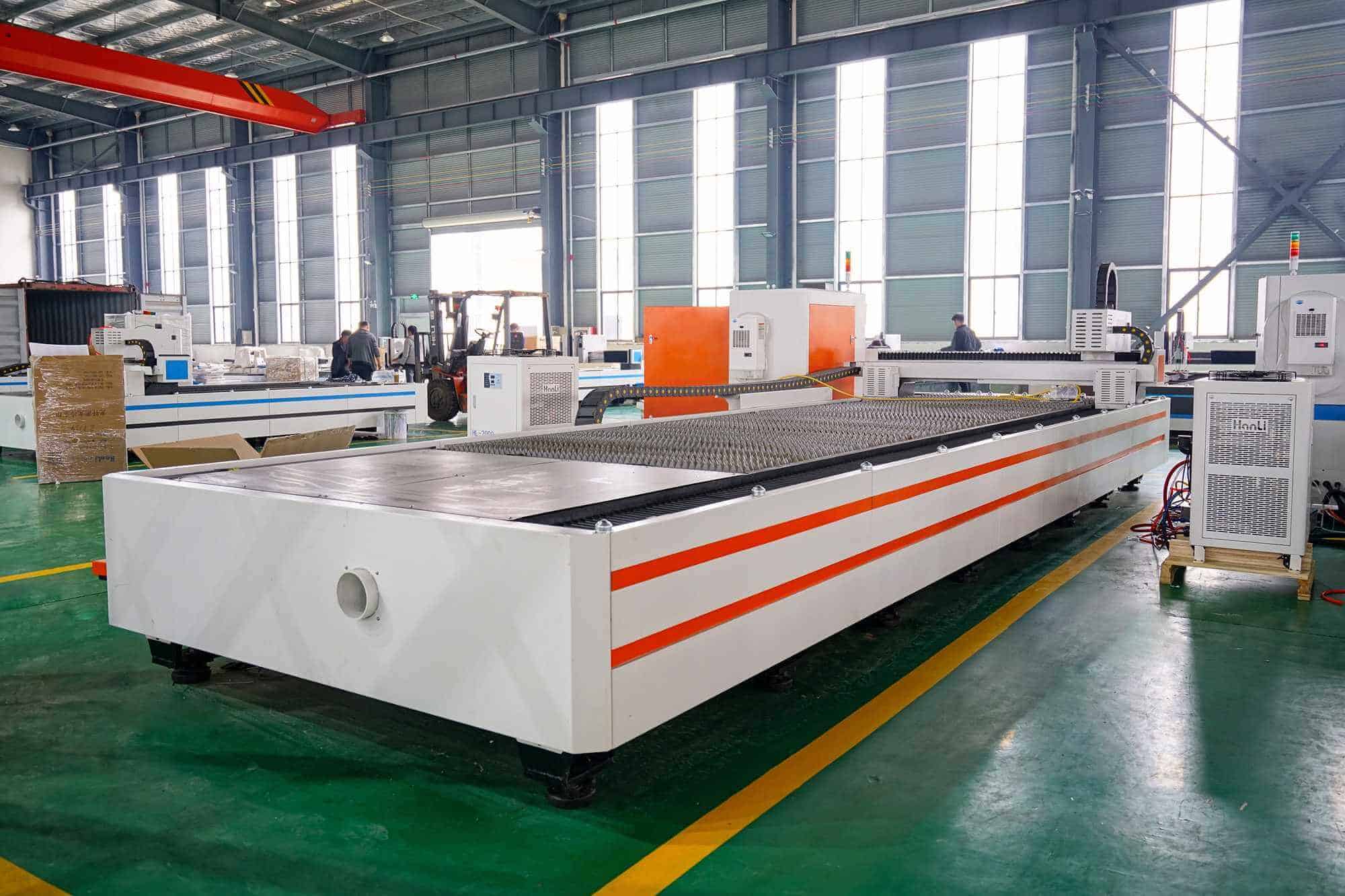 Fiber laser cutting machine
