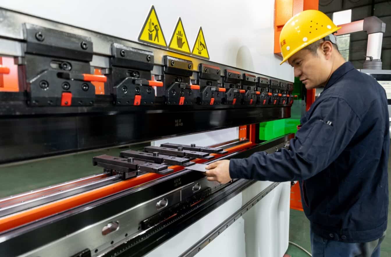 How to Use a Press Brake Machine2