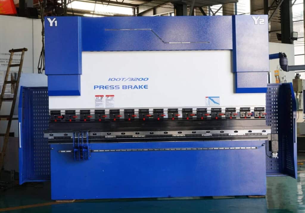 RAYMAX 80 90 100 ton x 10 foot 4 axis high-performance hydraulic CNC press brakes