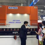 Customers choose 8-axis press brake at the exhibition